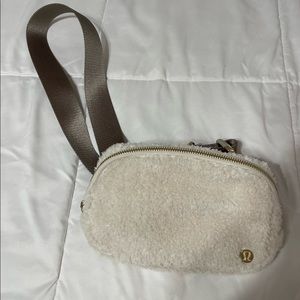 NWT Lululemon Everywhere Belt Bag Fleece